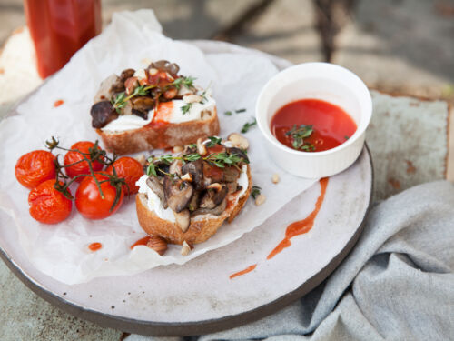 Pilz-Bruschetta mit Tomatensaftsauce